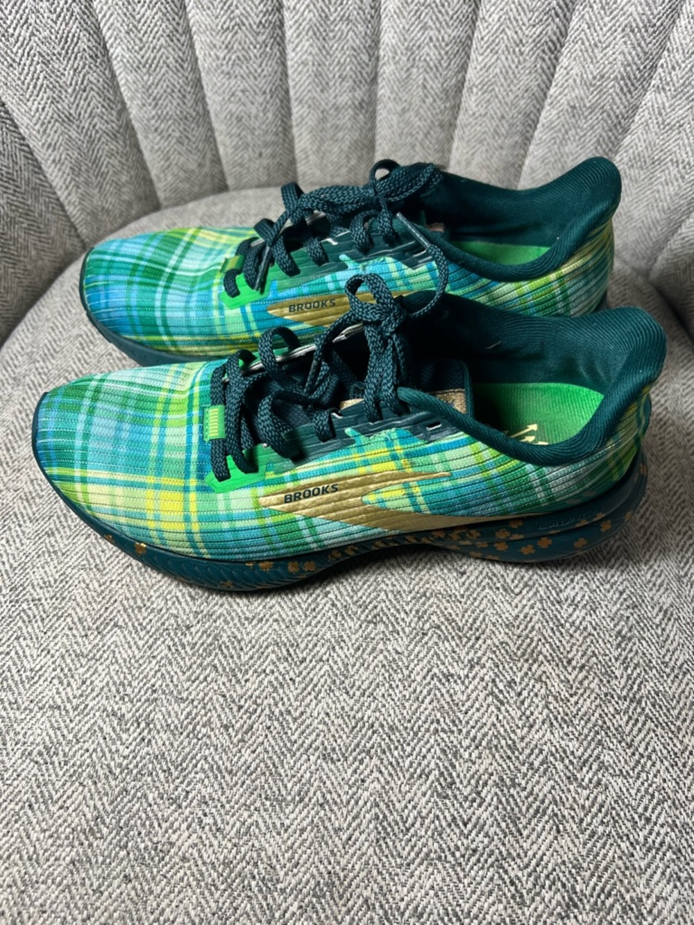 Brooks Kids Green Plaid Athletic Sneakers OBO